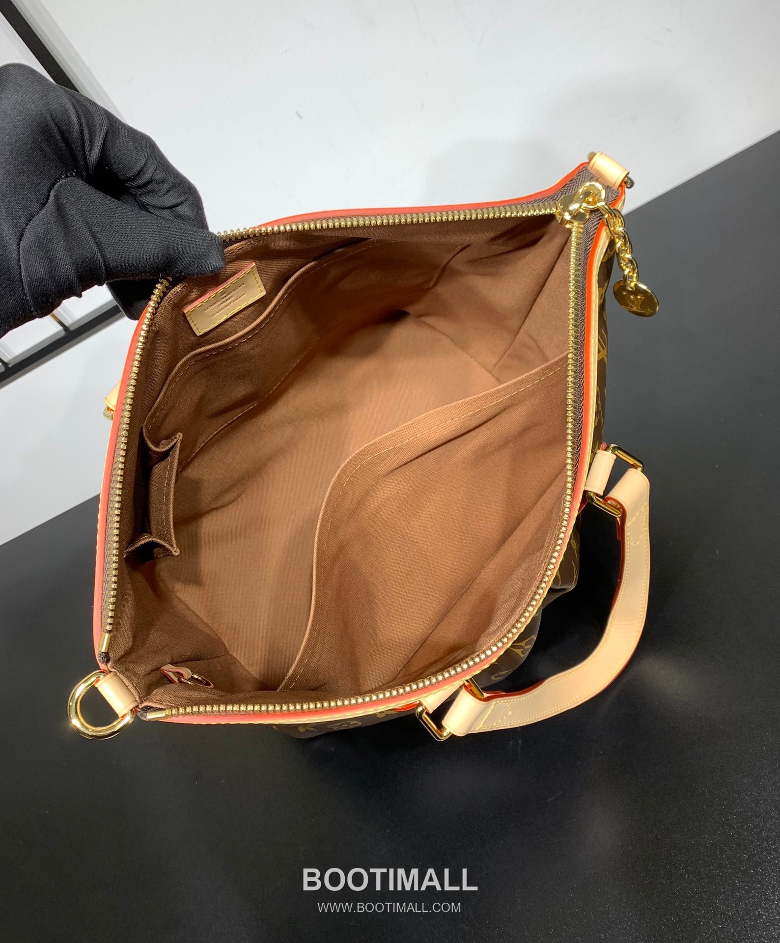 Louis Vuitton Palermo PM Monogram Canvas Tote Shoulder Bag with Zip Chain Detail 루이비통 팔레르모 PM 모노그램 캔버스 토트 숄더백 지퍼체인 M40145 37cm 4