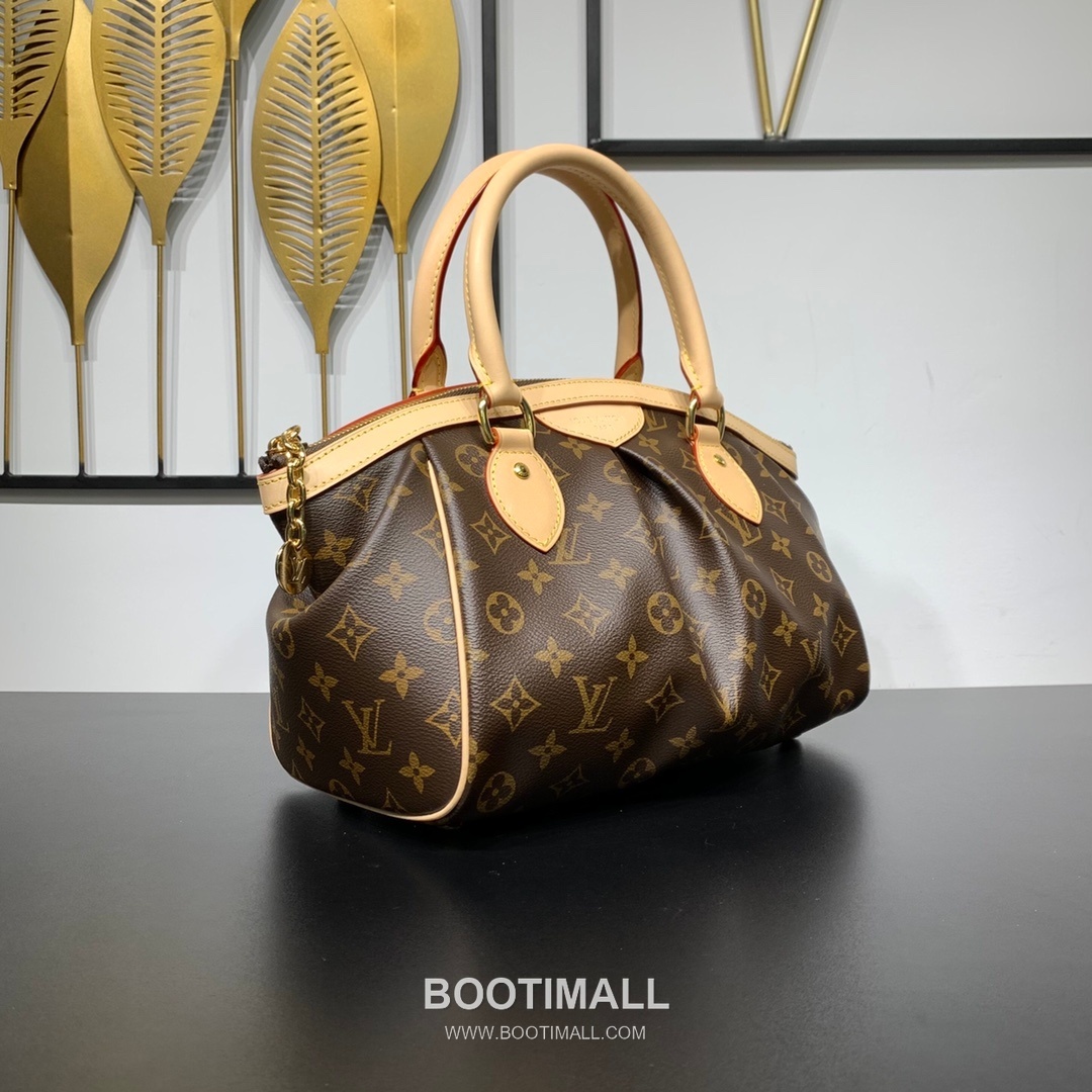 Louis Vuitton Tivoli PM Monogram Canvas Bowling Bag with Bottom Stud Detail 루이비통 티볼리 PM 모노그램 캔버스 보울링백 바닥스터드 M40143 36cm 2
