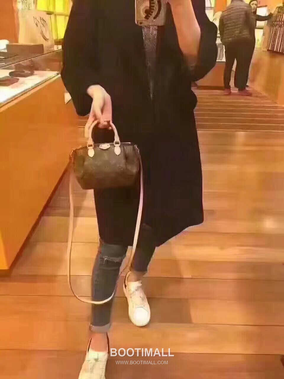 Louis Vuitton Turenne Mini Monogram Canvas Crossbody Bag with Pleated Front Detail 루이비통 투렌느 미니 모노그램 캔버스 크로스백 플리츠프론트 M61253 17cm 2