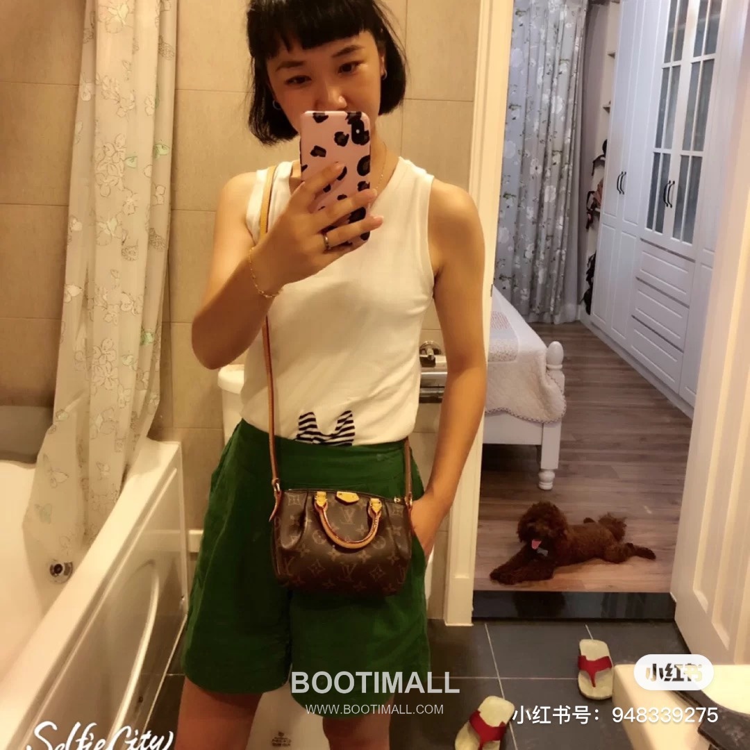 Louis Vuitton Turenne Mini Monogram Canvas Crossbody Bag with Pleated Front Detail 루이비통 투렌느 미니 모노그램 캔버스 크로스백 플리츠프론트 M61253 17cm 4