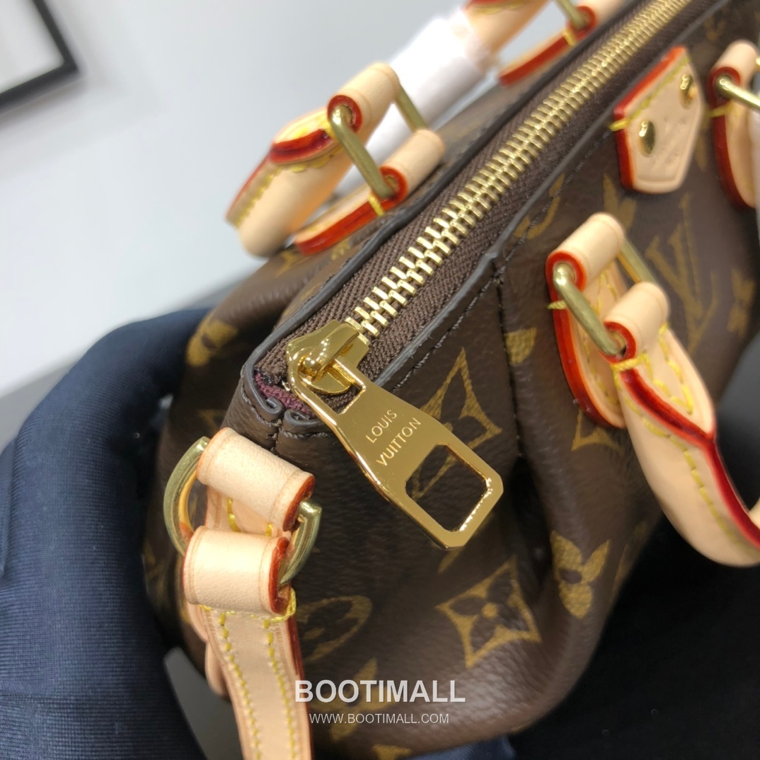 Louis Vuitton Turenne Mini Monogram Canvas Crossbody Bag with Pleated Front Detail 루이비통 투렌느 미니 모노그램 캔버스 크로스백 플리츠프론트 M61253 17cm 16