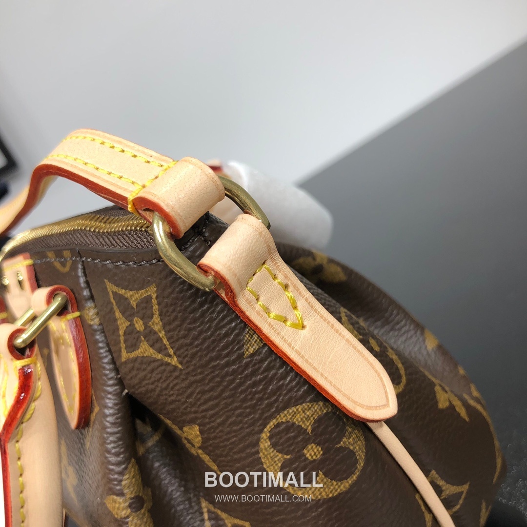 Louis Vuitton Turenne Mini Monogram Canvas Crossbody Bag with Pleated Front Detail 루이비통 투렌느 미니 모노그램 캔버스 크로스백 플리츠프론트 M61253 17cm 18
