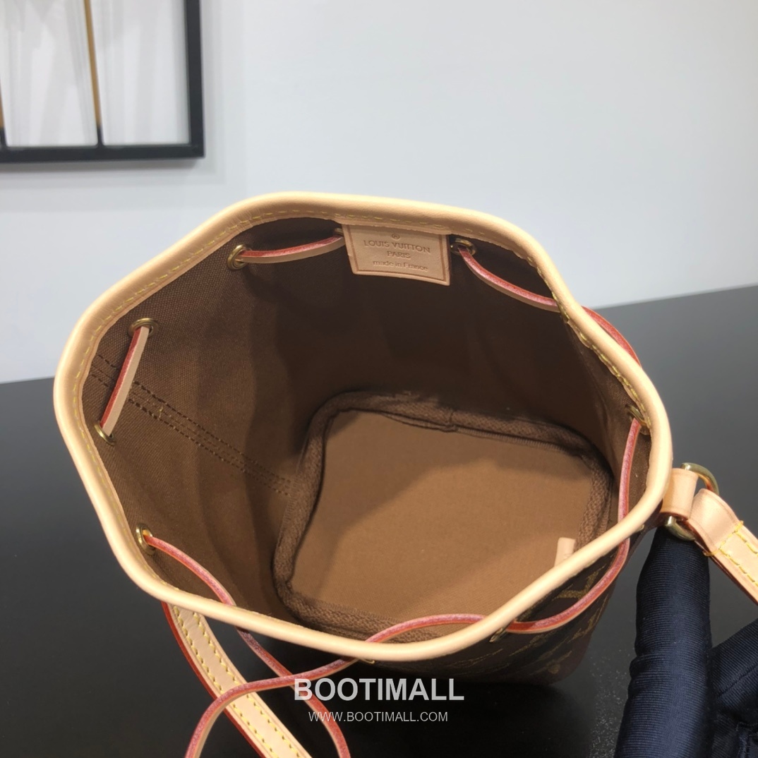 Louis Vuitton Nano Lockit Monogram Canvas Bucket Crossbody Bag with Drawstring Detail 루이비통 나노 락킷 모노그램 캔버스 버킷 크로스백 드로우스트링 M41346 13cm 14