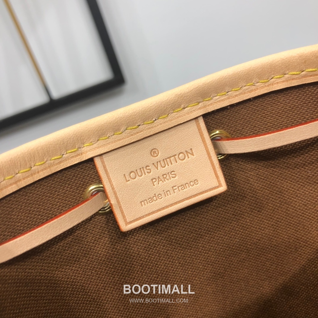 Louis Vuitton Nano Lockit Monogram Canvas Bucket Crossbody Bag with Drawstring Detail 루이비통 나노 락킷 모노그램 캔버스 버킷 크로스백 드로우스트링 M41346 13cm 15