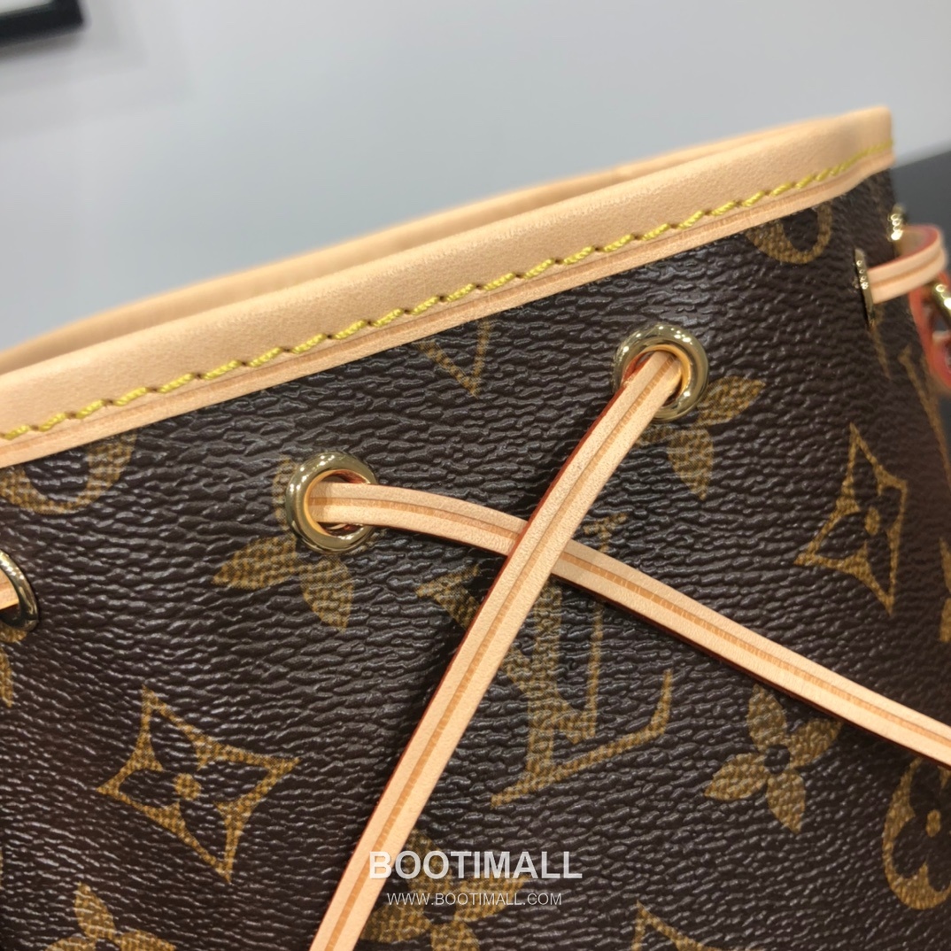 Louis Vuitton Nano Lockit Monogram Canvas Bucket Crossbody Bag with Drawstring Detail 루이비통 나노 락킷 모노그램 캔버스 버킷 크로스백 드로우스트링 M41346 13cm 16