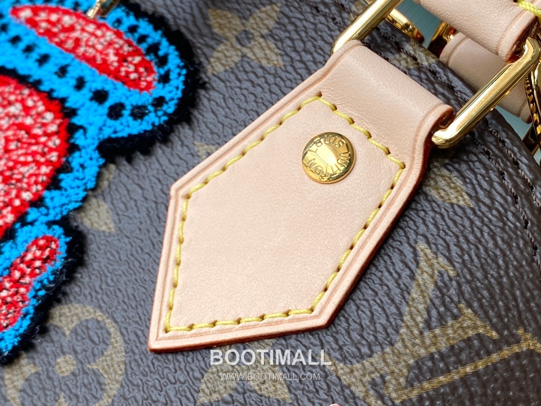 Louis Vuitton Alma BB Monogram Canvas Embroidery Top Handle Crossbody Bag with Artist Print Detail 루이비통 알마 BB 모노그램 캔버스 자수 탑핸들 크로스백 아트프린트 M46428 23.5cm 6