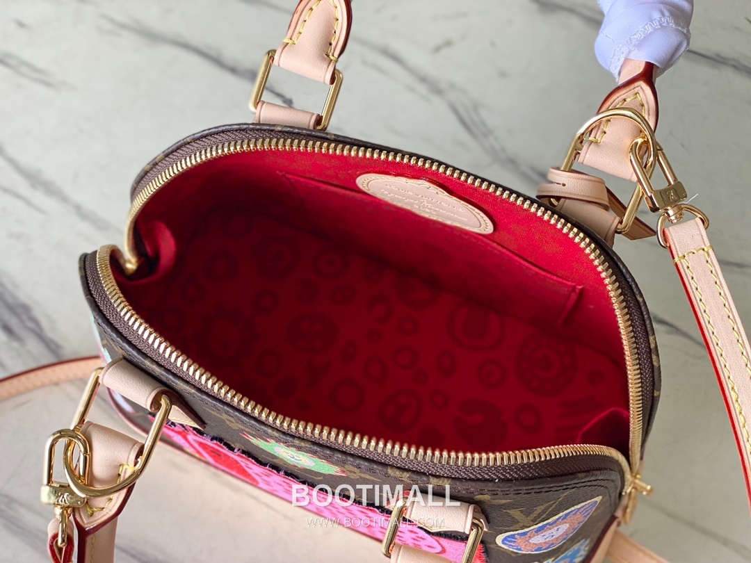 Louis Vuitton Alma BB Monogram Canvas Embroidery Top Handle Crossbody Bag with Artist Print Detail 루이비통 알마 BB 모노그램 캔버스 자수 탑핸들 크로스백 아트프린트 M46428 23.5cm 8