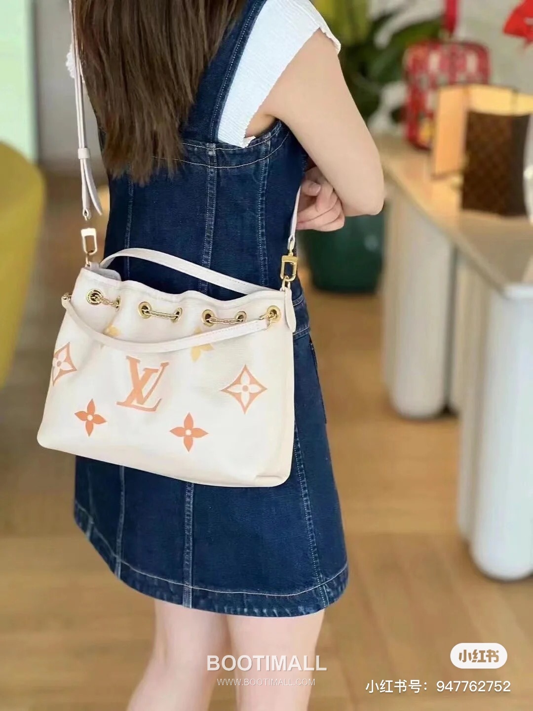 Louis Vuitton Summer Bundle Monogram Empreinte Leather Bucket Bag with Drawstring Strap Detail 루이비통 서머 번들 모노그램 앙프렝뜨 버킷백 드로우스트링 M46545 28cm 3