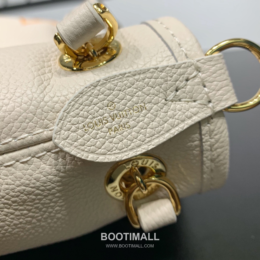 Louis Vuitton Summer Bundle Monogram Empreinte Leather Bucket Bag with Drawstring Strap Detail 루이비통 서머 번들 모노그램 앙프렝뜨 버킷백 드로우스트링 M46545 28cm 18