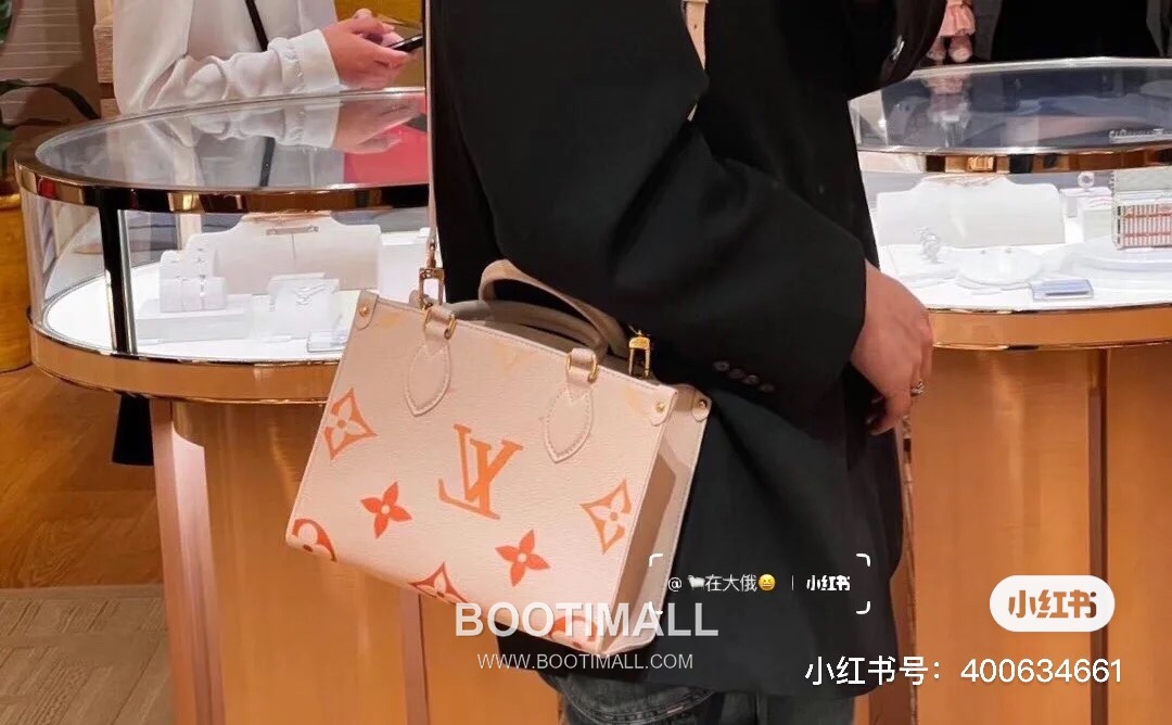 Louis Vuitton OnTheGo PM Monogram Empreinte Leather Tote Shoulder Bag with Giant Logo Detail 루이비통 온더고 PM 모노그램 앙프렝뜨 토트 숄더백 자이언트로고 M46513 25cm 5