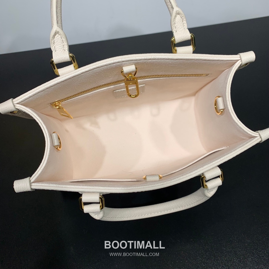 Louis Vuitton OnTheGo PM Monogram Empreinte Leather Tote Shoulder Bag with Giant Logo Detail 루이비통 온더고 PM 모노그램 앙프렝뜨 토트 숄더백 자이언트로고 M46513 25cm 13