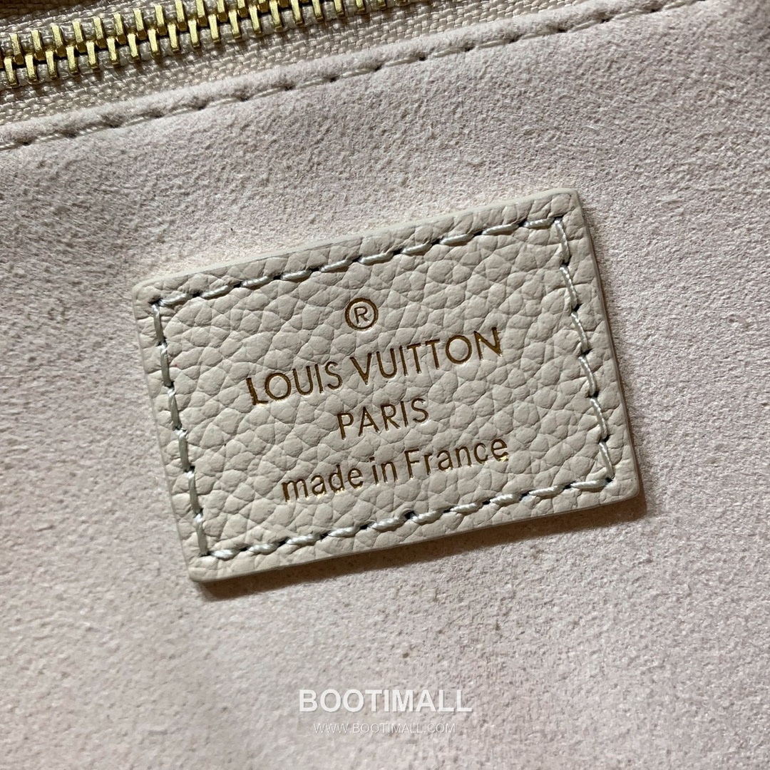 Louis Vuitton OnTheGo PM Monogram Empreinte Leather Tote Shoulder Bag with Giant Logo Detail 루이비통 온더고 PM 모노그램 앙프렝뜨 토트 숄더백 자이언트로고 M46513 25cm 14