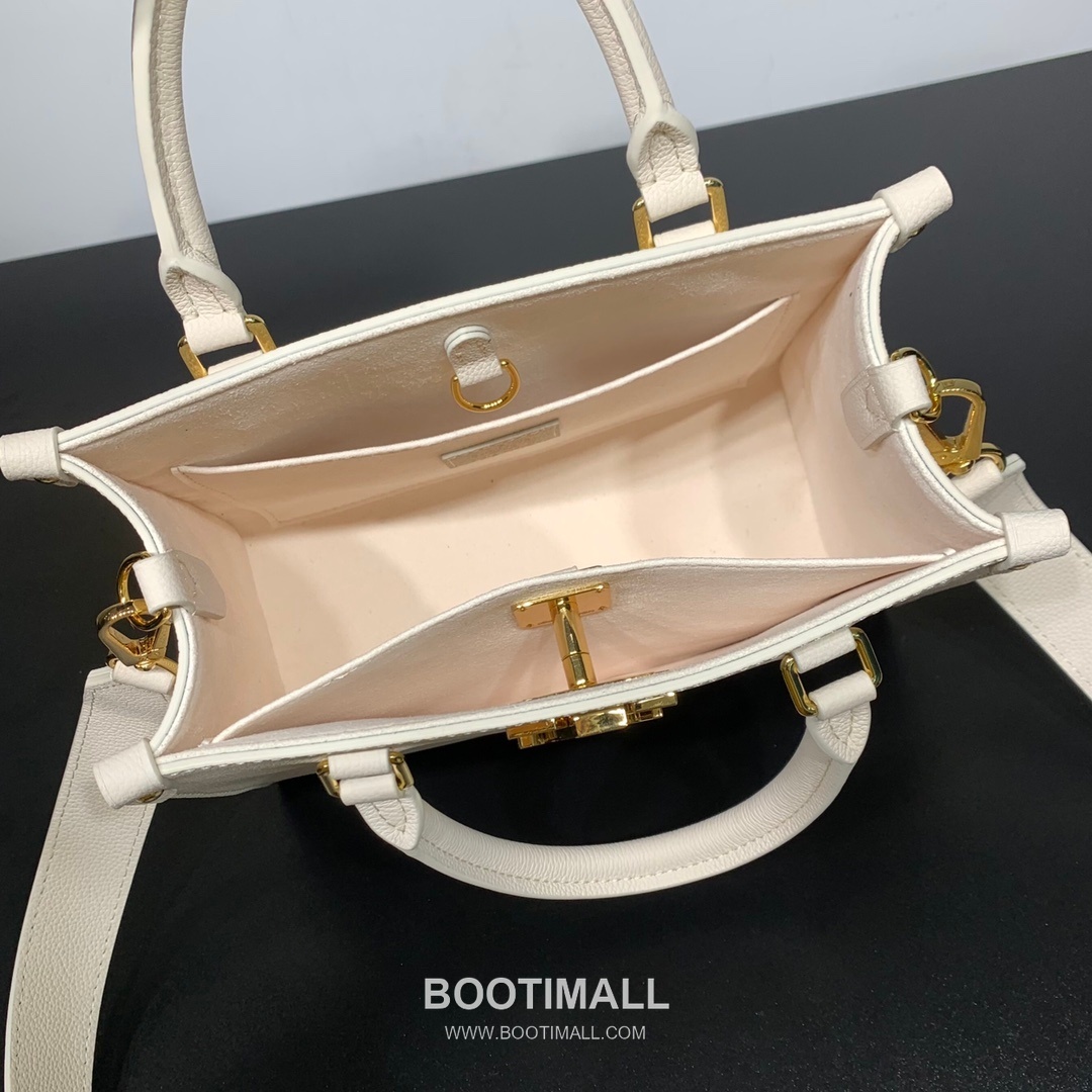 Louis Vuitton Lock & Go Cowhide Leather Top Handle Crossbody Bag with Turn Lock Detail 루이비통 락앤고 카우하이드 탑핸들 크로스백 턴락 M23637 24.5cm 10
