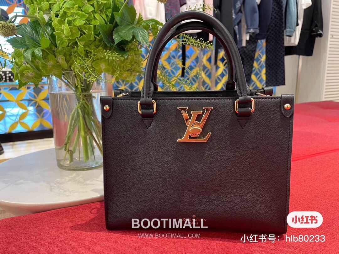 Louis Vuitton Lock & Go Cowhide Leather Top Handle Crossbody Bag with Turn Lock Detail 루이비통 락앤고 카우하이드 탑핸들 크로스백 턴락 M22311 24.5cm 5