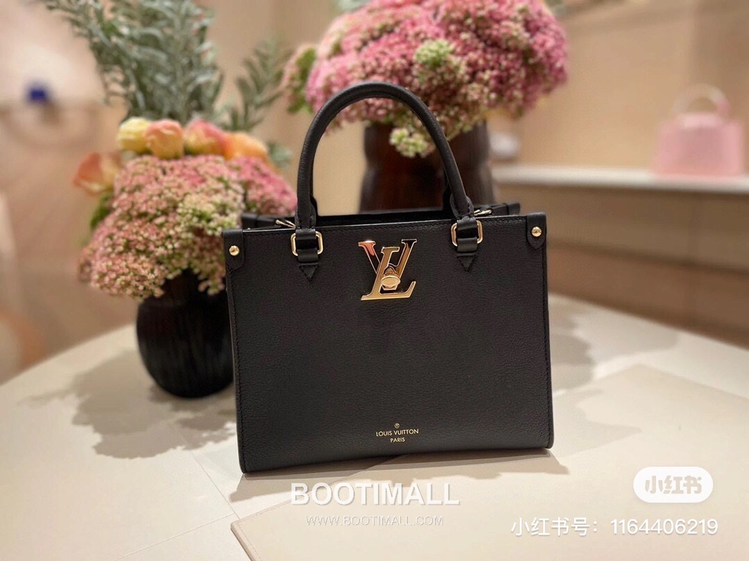 Louis Vuitton Lock & Go Cowhide Leather Top Handle Crossbody Bag with Turn Lock Detail 루이비통 락앤고 카우하이드 탑핸들 크로스백 턴락 M22311 24.5cm 6