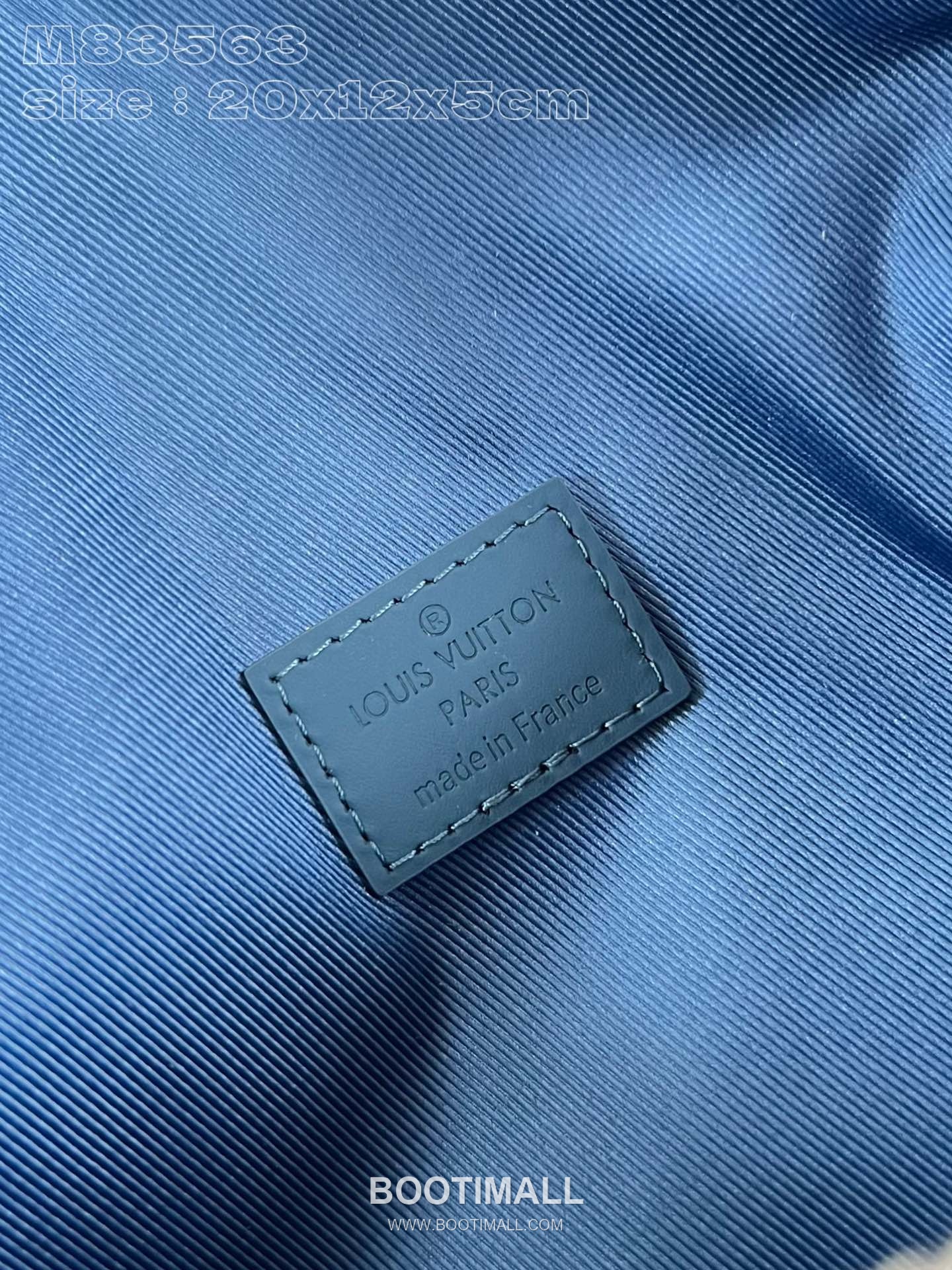 Louis Vuitton Pilot Mini Cowhide Leather Crossbody Bag with Front Pocket Detail 루이비통 파일럿 미니 카우하이드 크로스백 프론트포켓 M83563 20cm 9