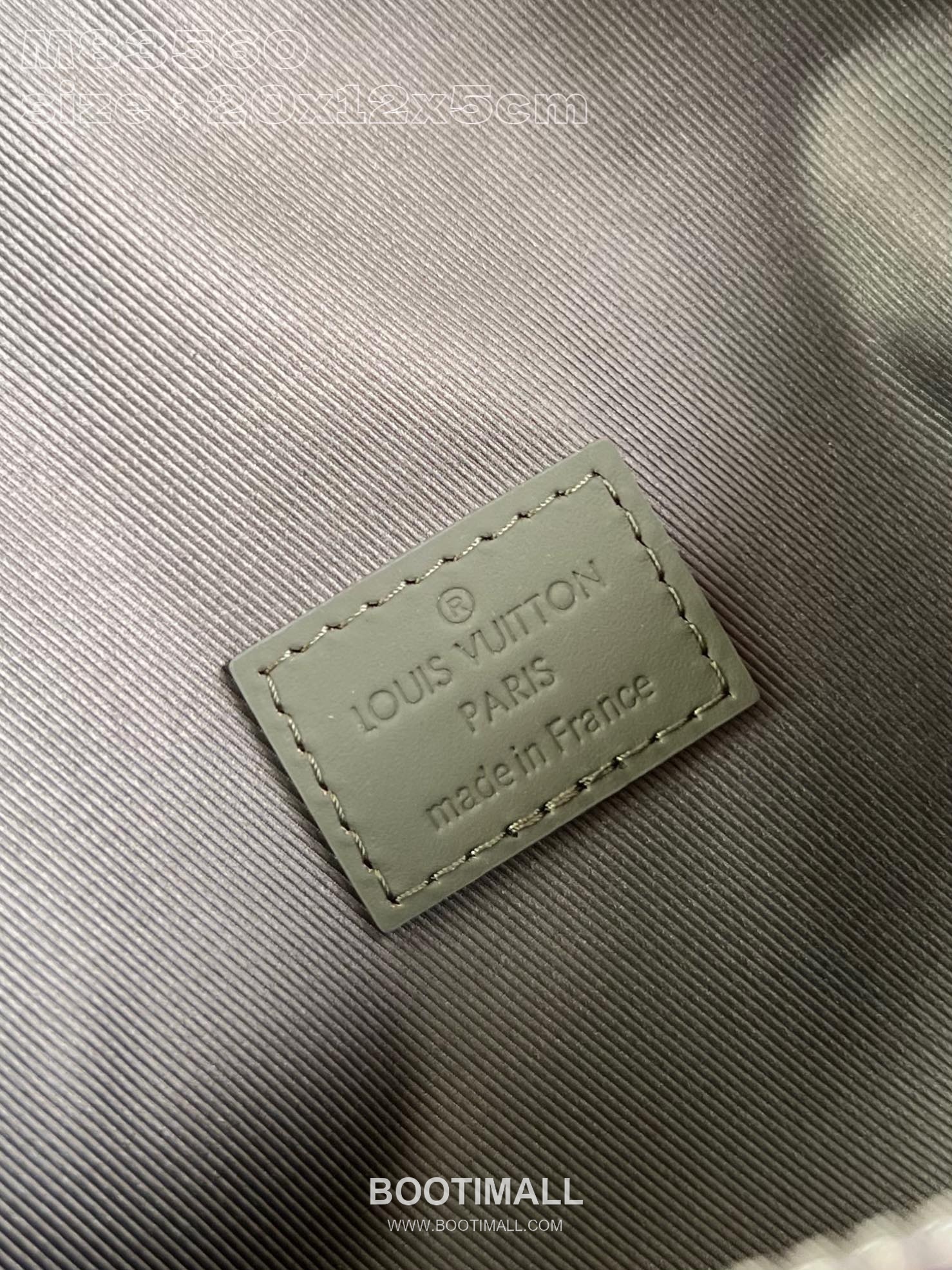 Louis Vuitton Pilot Mini Cowhide Leather Crossbody Bag with Front Pocket Detail 루이비통 파일럿 미니 카우하이드 크로스백 프론트포켓 M83560 20cm 9