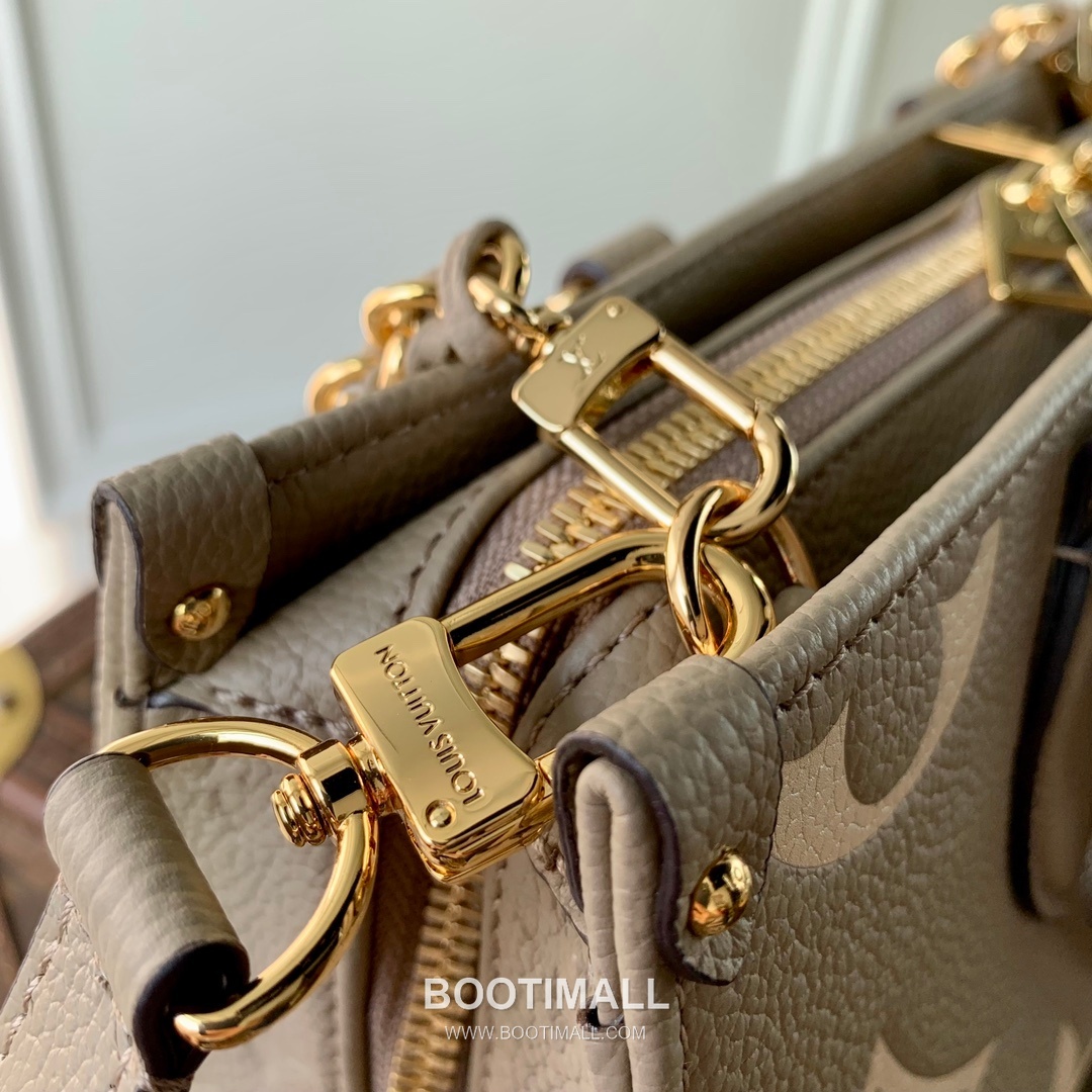 Louis Vuitton OnTheGo PM Monogram Empreinte Leather Tote Shoulder Bag with Chain Strap Detail 루이비통 온더고 PM 모노그램 앙프렝뜨 토트 숄더백 체인스트랩 M23641 25cm 7