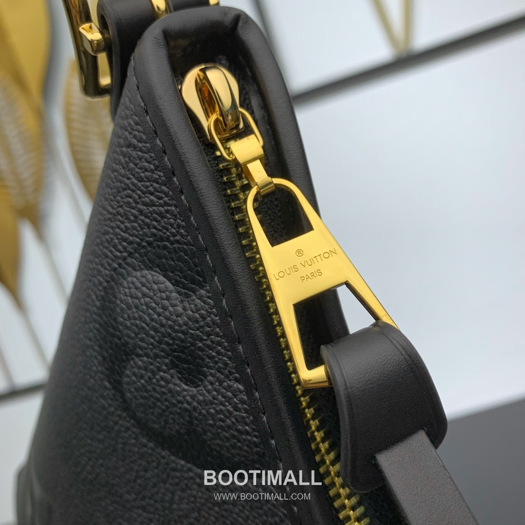 Louis Vuitton CarryAll PM Monogram Empreinte Leather Tote Shoulder Bag with Pouch Detail 루이비통 캐리올 PM 모노그램 앙프렝뜨 토트 숄더백 파우치 M46293 29cm 6