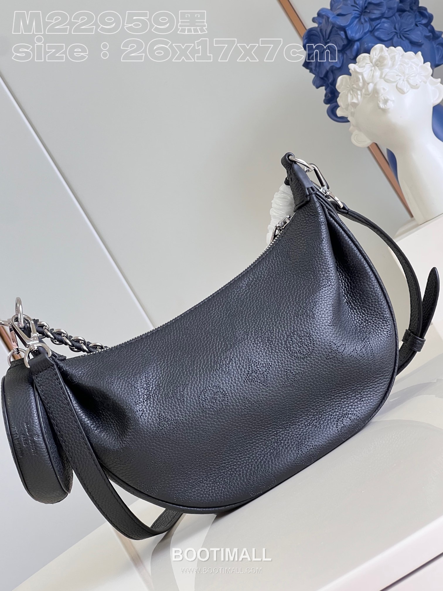 Louis Vuitton Baia PM Mahina Perforated Leather Shoulder Bag with Chain Handle Detail 루이비통 바이아 PM 마히나 퍼포레이티드 숄더백 체인핸들 M22959 26cm 5