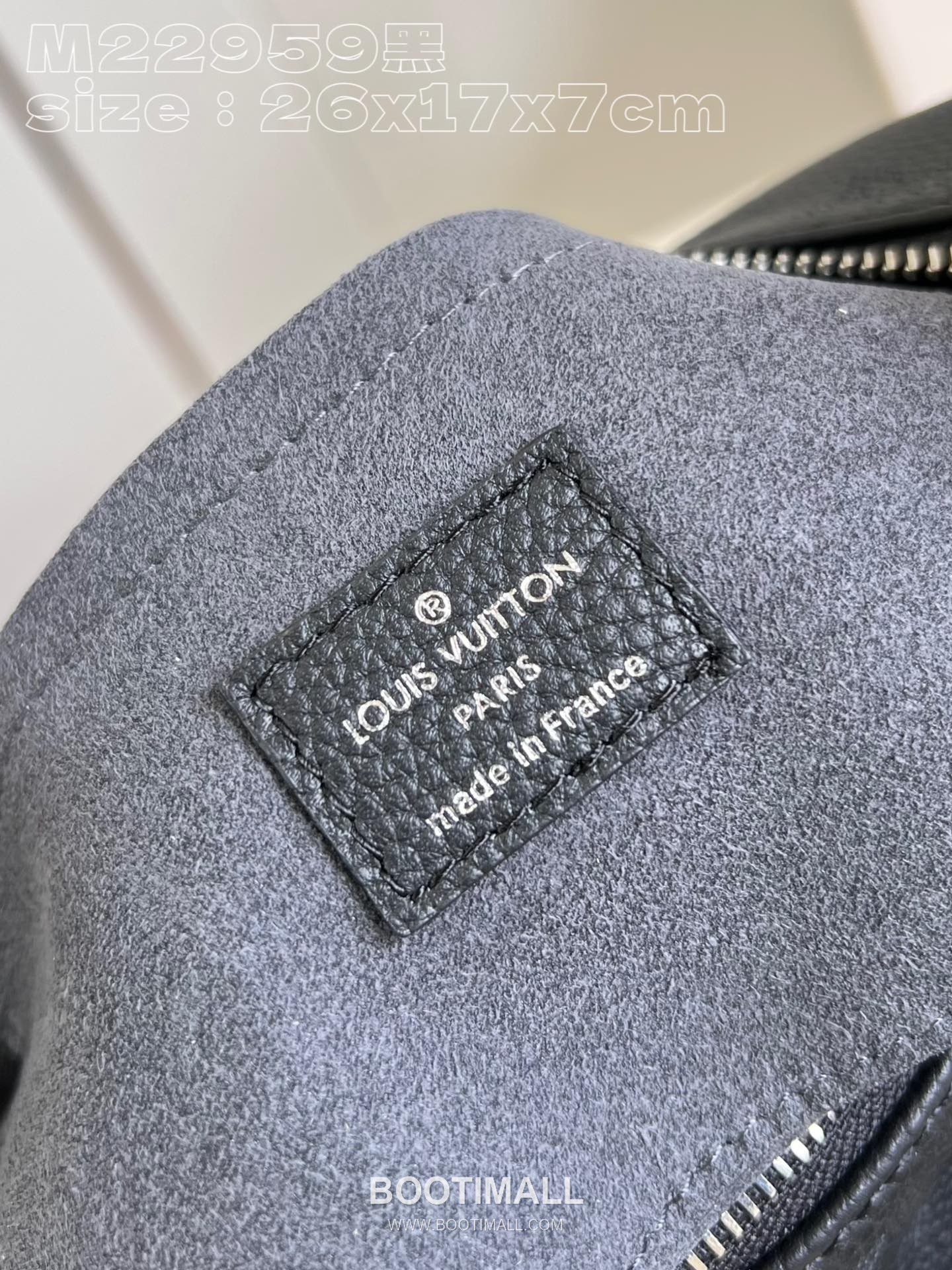 Louis Vuitton Baia PM Mahina Perforated Leather Shoulder Bag with Chain Handle Detail 루이비통 바이아 PM 마히나 퍼포레이티드 숄더백 체인핸들 M22959 26cm 9