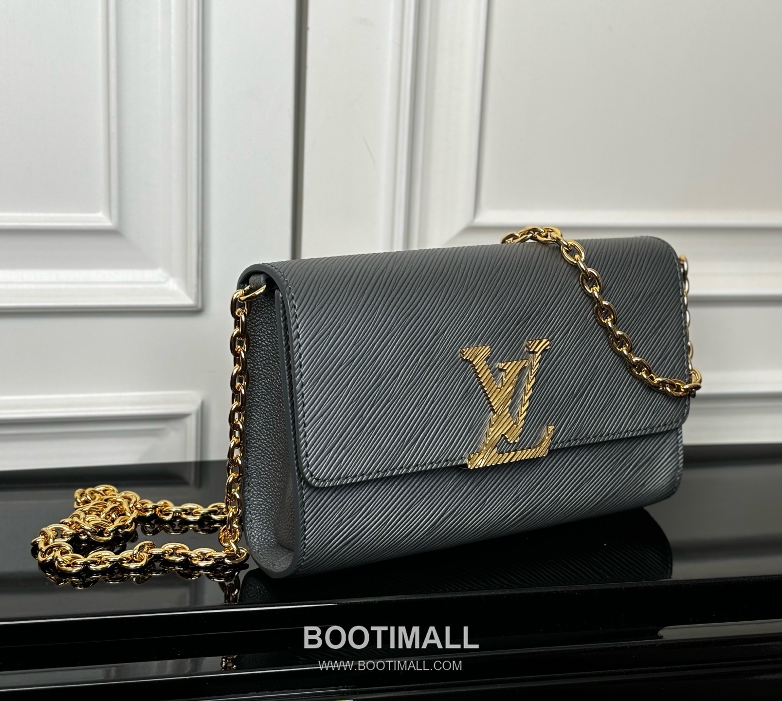 Louis Vuitton Pochette Louise Epi Leather Chain Clutch Bag with Gloss Finish Detail 루이비통 포쉐트 루이즈 에피 가죽 체인 클러치백 글로시 M237 22cm 2