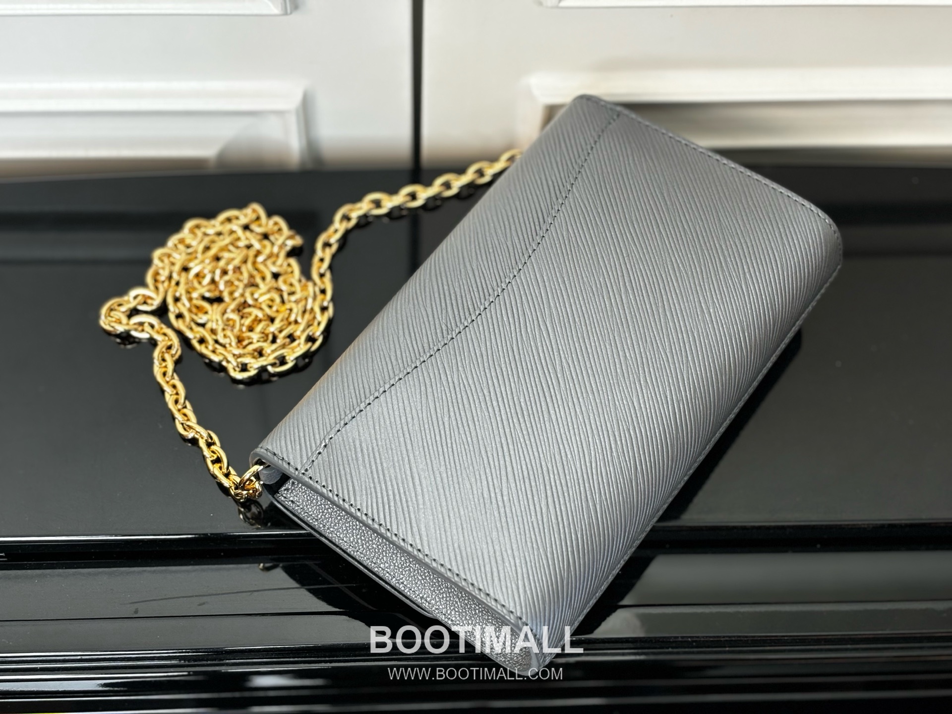 Louis Vuitton Pochette Louise Epi Leather Chain Clutch Bag with Gloss Finish Detail 루이비통 포쉐트 루이즈 에피 가죽 체인 클러치백 글로시 M237 22cm 6