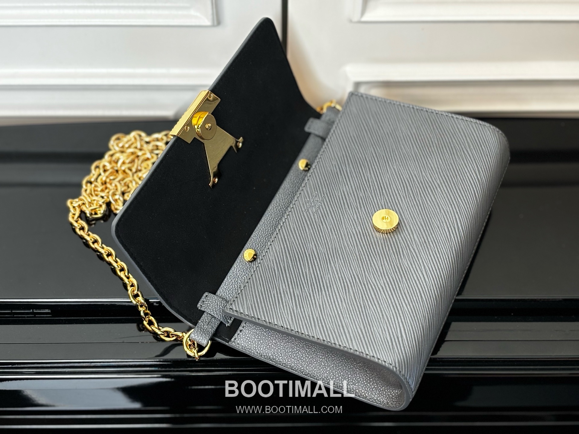 Louis Vuitton Pochette Louise Epi Leather Chain Clutch Bag with Gloss Finish Detail 루이비통 포쉐트 루이즈 에피 가죽 체인 클러치백 글로시 M237 22cm 7