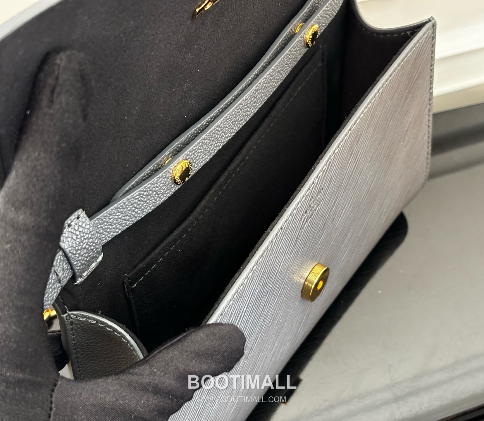 Louis Vuitton Pochette Louise Epi Leather Chain Clutch Bag with Gloss Finish Detail 루이비통 포쉐트 루이즈 에피 가죽 체인 클러치백 글로시 M237 22cm 8