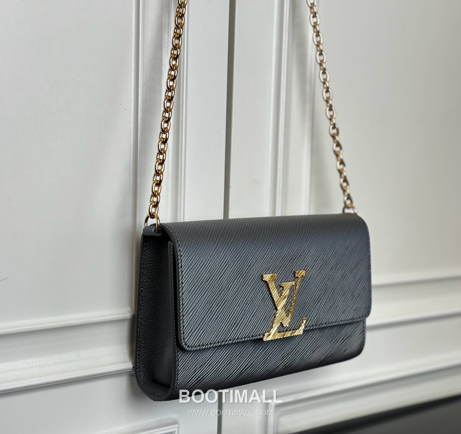 Louis Vuitton Pochette Louise Epi Leather Chain Clutch Bag with Gloss Finish Detail 루이비통 포쉐트 루이즈 에피 가죽 체인 클러치백 글로시 M237 22cm 9
