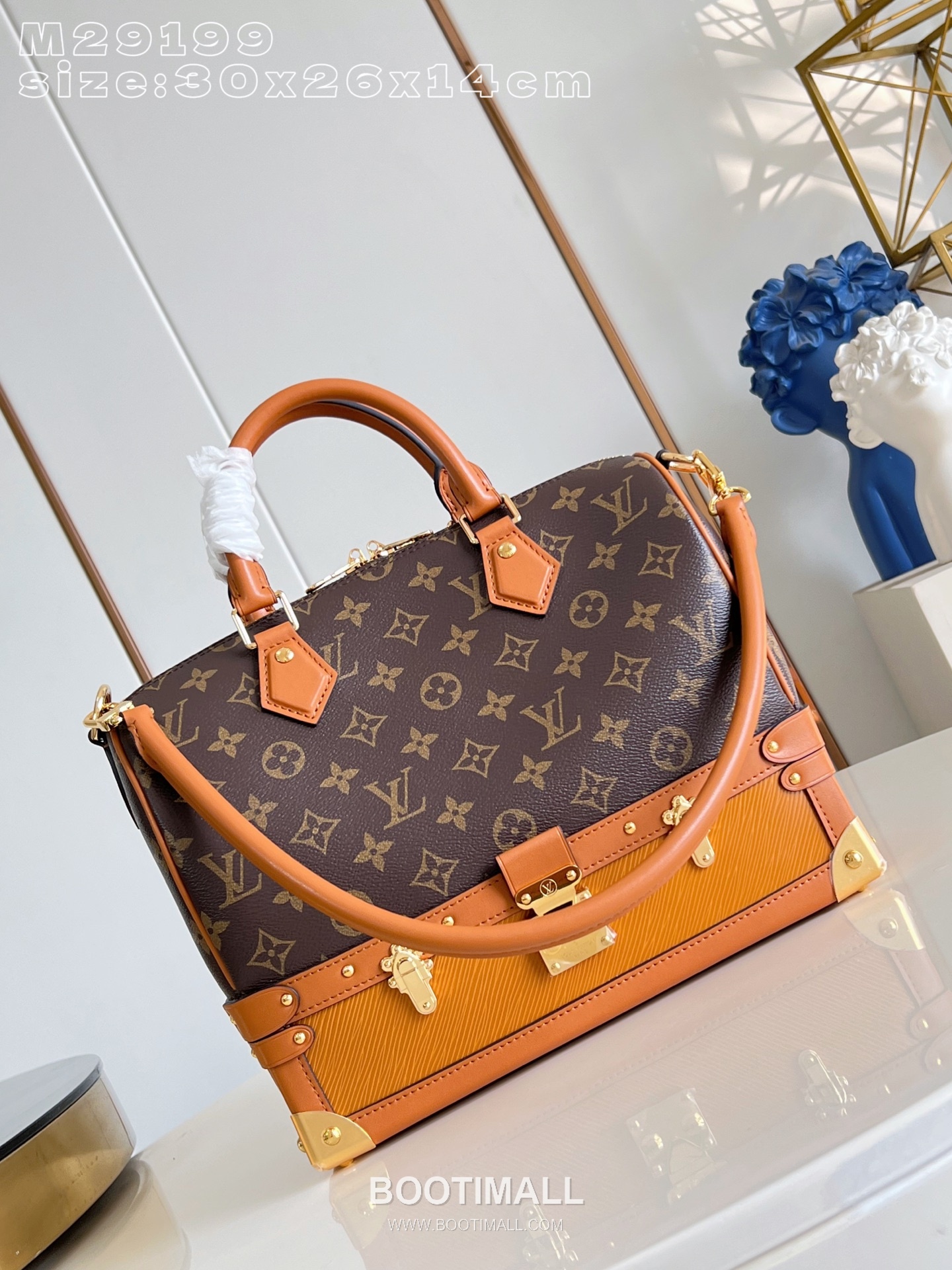 Louis Vuitton Speedy 30 Out Of The Trunk Monogram Leather Boston Bag with Metal Corner Detail 루이비통 스피디 30 아웃오브더트렁크 모노그램 레더 보스턴백 메탈코너 M29199 30cm 1