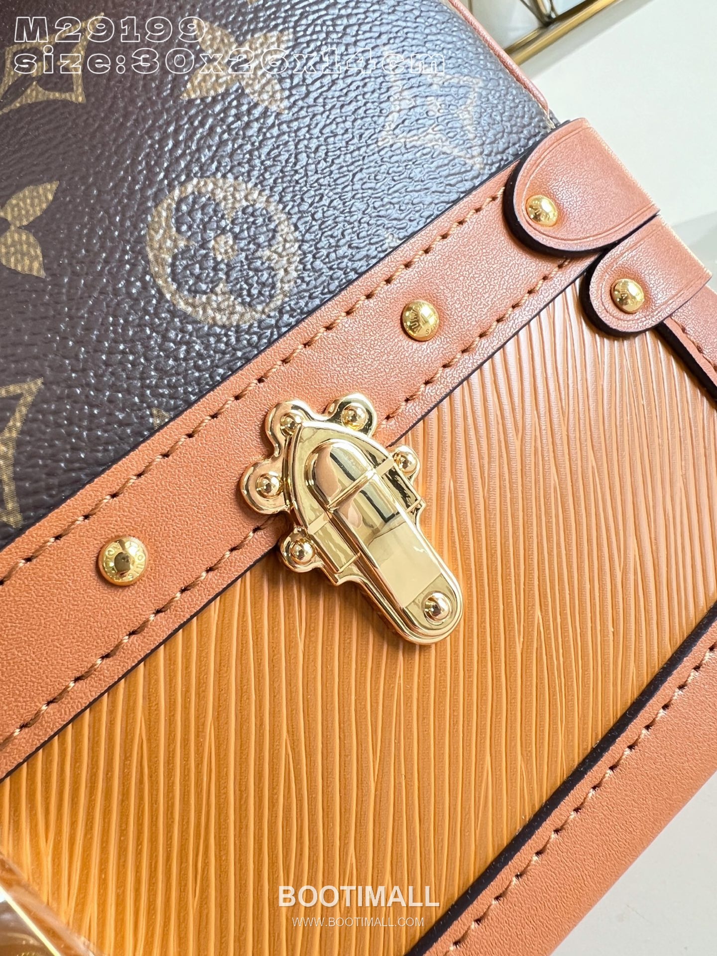 Louis Vuitton Speedy 30 Out Of The Trunk Monogram Leather Boston Bag with Metal Corner Detail 루이비통 스피디 30 아웃오브더트렁크 모노그램 레더 보스턴백 메탈코너 M29199 30cm 4