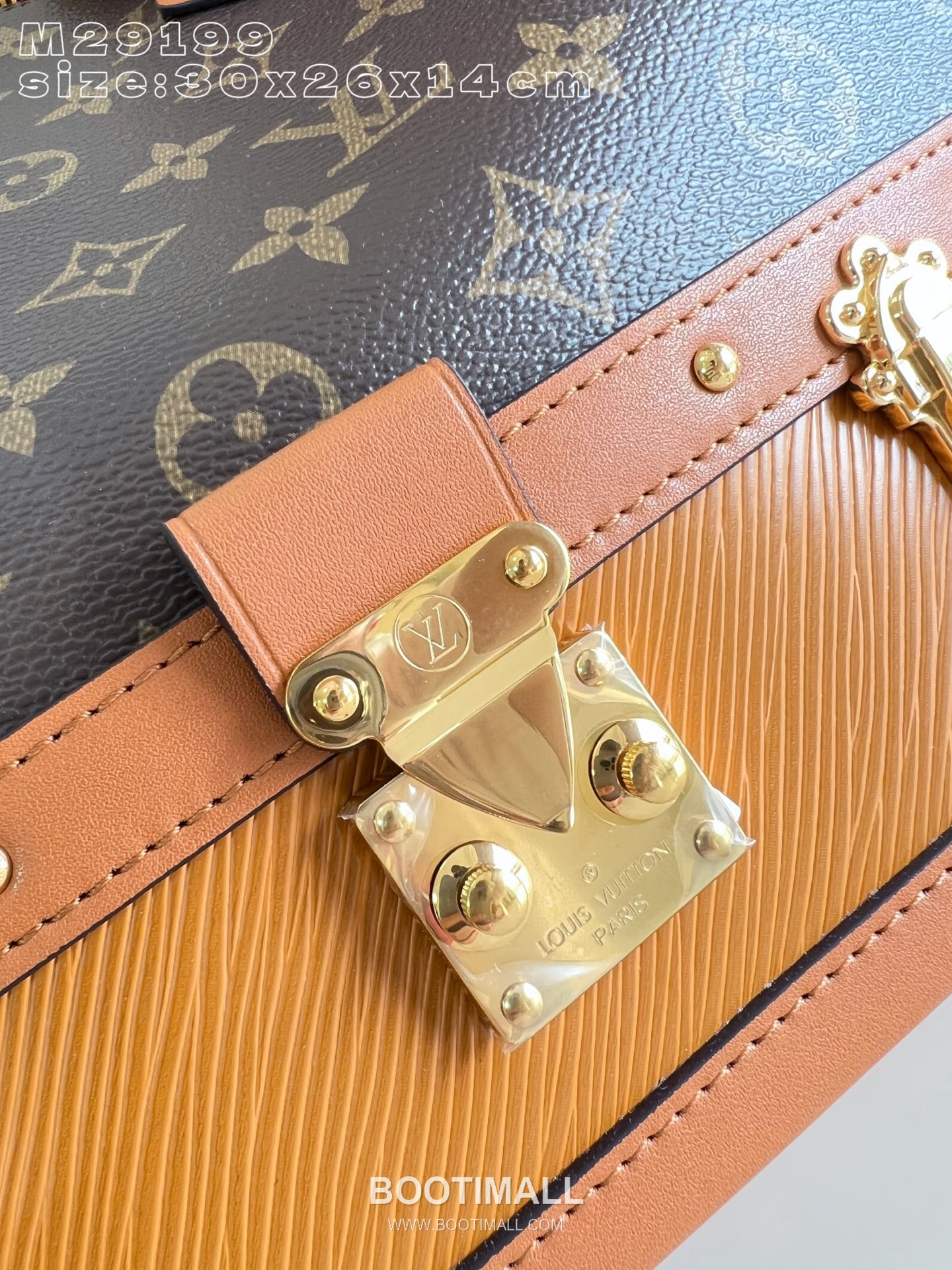 Louis Vuitton Speedy 30 Out Of The Trunk Monogram Leather Boston Bag with Metal Corner Detail 루이비통 스피디 30 아웃오브더트렁크 모노그램 레더 보스턴백 메탈코너 M29199 30cm 5