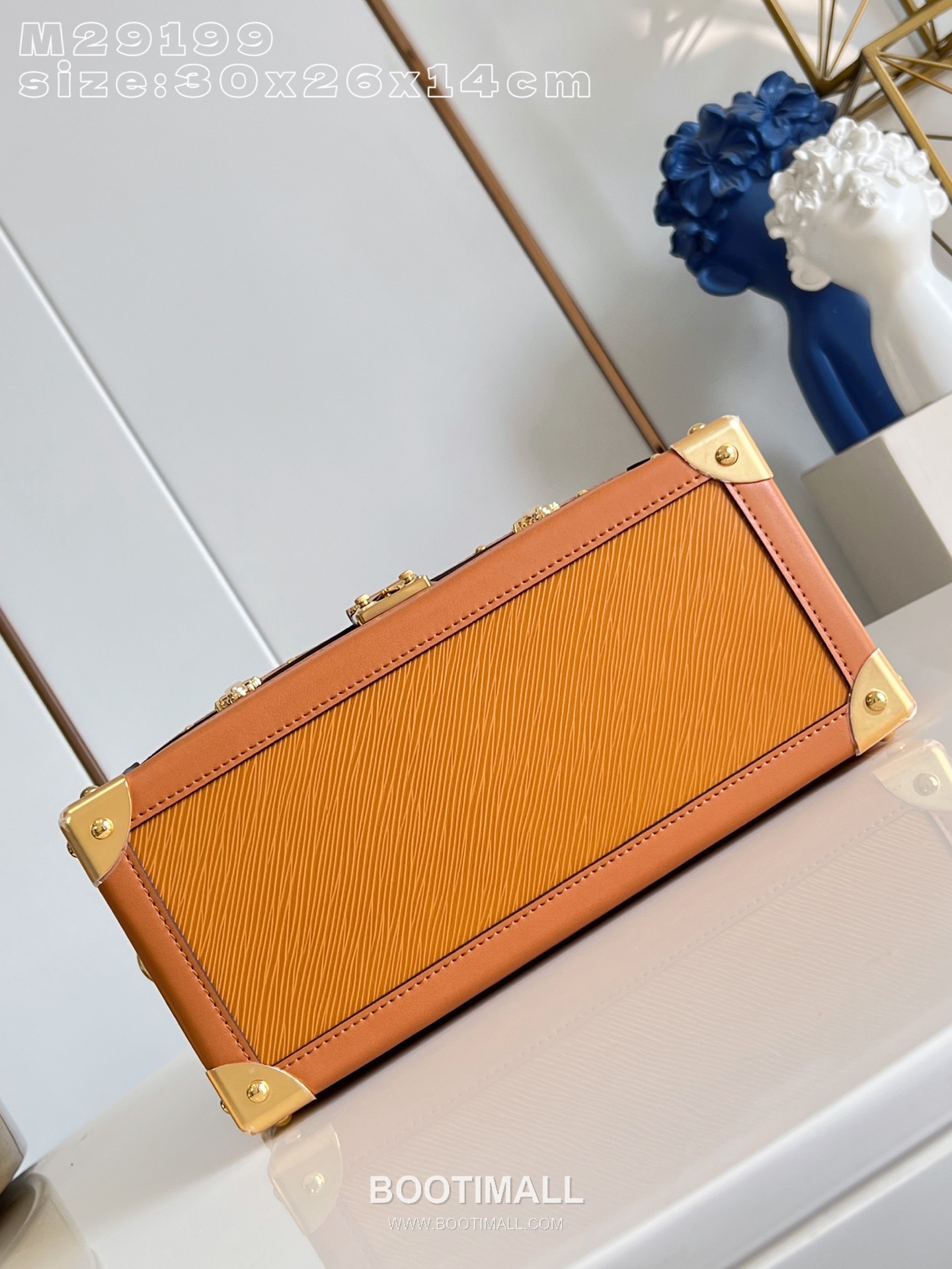 Louis Vuitton Speedy 30 Out Of The Trunk Monogram Leather Boston Bag with Metal Corner Detail 루이비통 스피디 30 아웃오브더트렁크 모노그램 레더 보스턴백 메탈코너 M29199 30cm 9