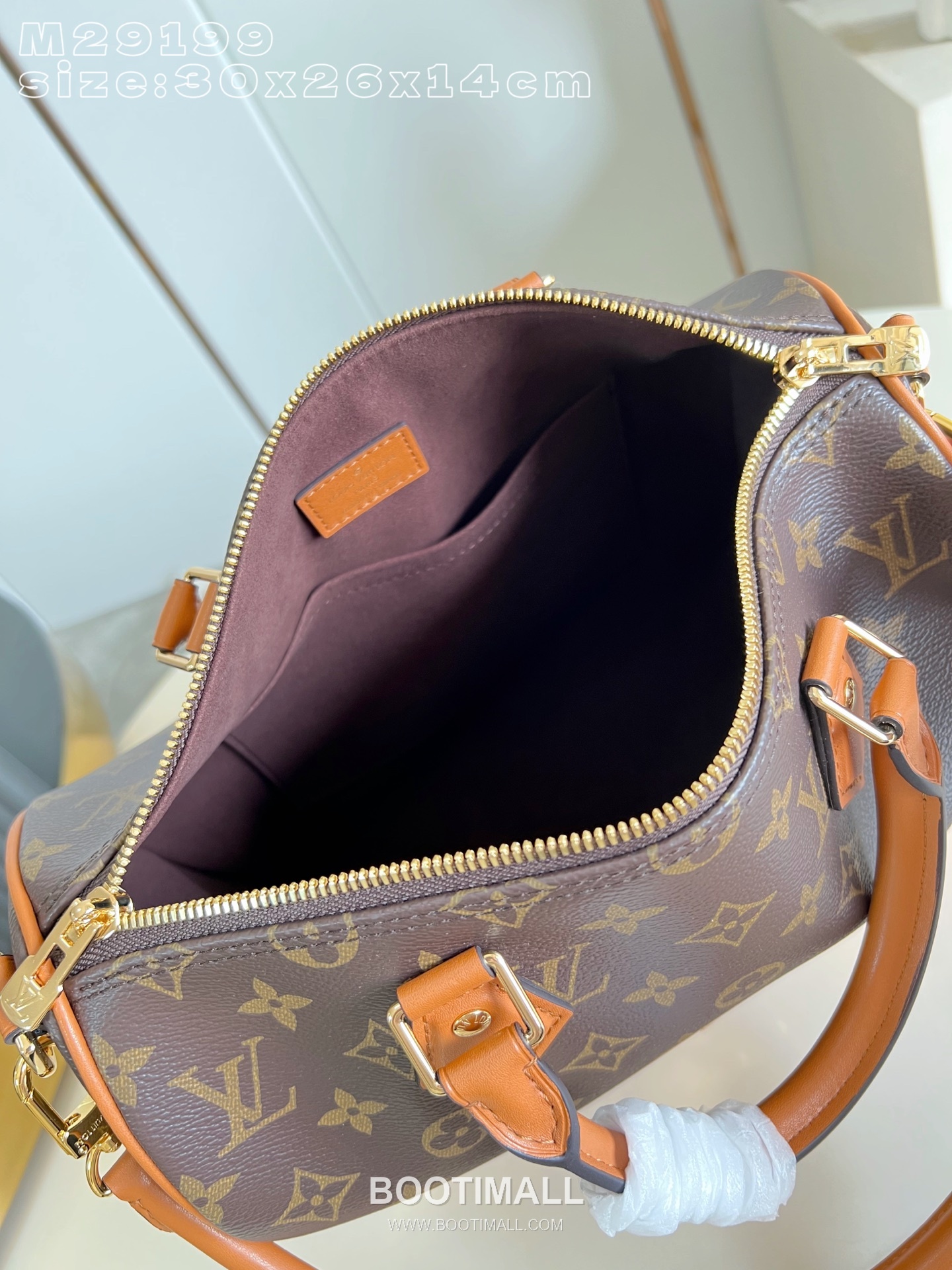 Louis Vuitton Speedy 30 Out Of The Trunk Monogram Leather Boston Bag with Metal Corner Detail 루이비통 스피디 30 아웃오브더트렁크 모노그램 레더 보스턴백 메탈코너 M29199 30cm 12