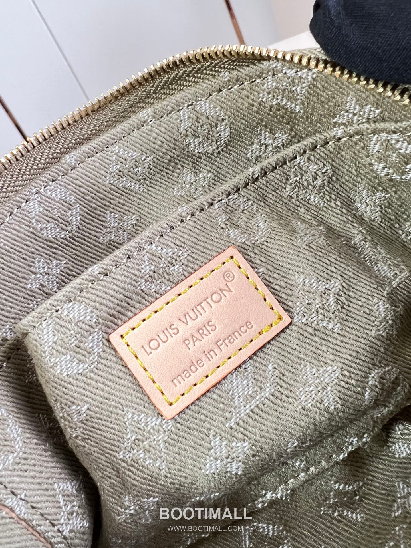 Louis Vuitton Pochette Cosmétique Denim Monogram Pouch with Inner Pocket Detail 루이비통 포쉐트 코스메틱 데님 모노그램 파우치 이너포켓 M28050 19cm 8