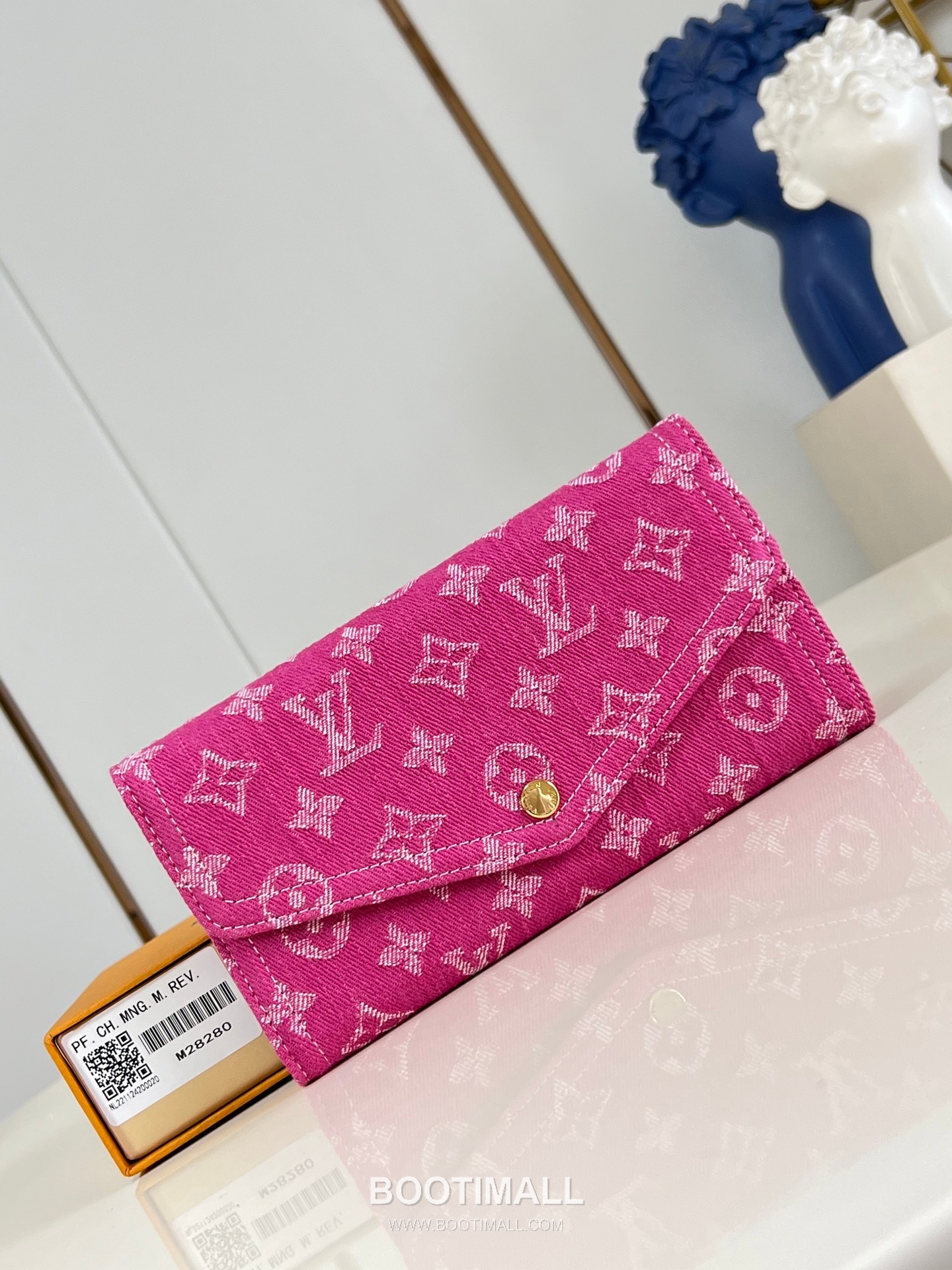 Louis Vuitton Sarah Wallet Denim Monogram Canvas Long Wallet with Envelope Flap Detail 루이비통 사라 월렛 데님 모노그램 장지갑 엔벨롭플랩 M28280 19cm 1