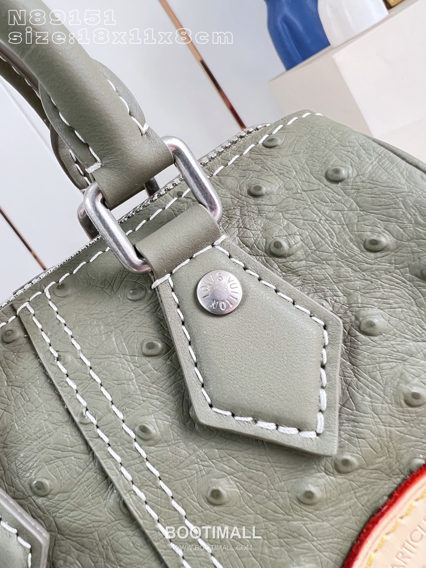 Louis Vuitton Speedy P9 Bandoulière 18 Ostrich Embossed Leather Boston Bag with Strap Detail 루이비통 스피디 P9 반둘리에 18 오스트리치 엠보 레더 보스턴백 스트랩 N89151 18cm 2