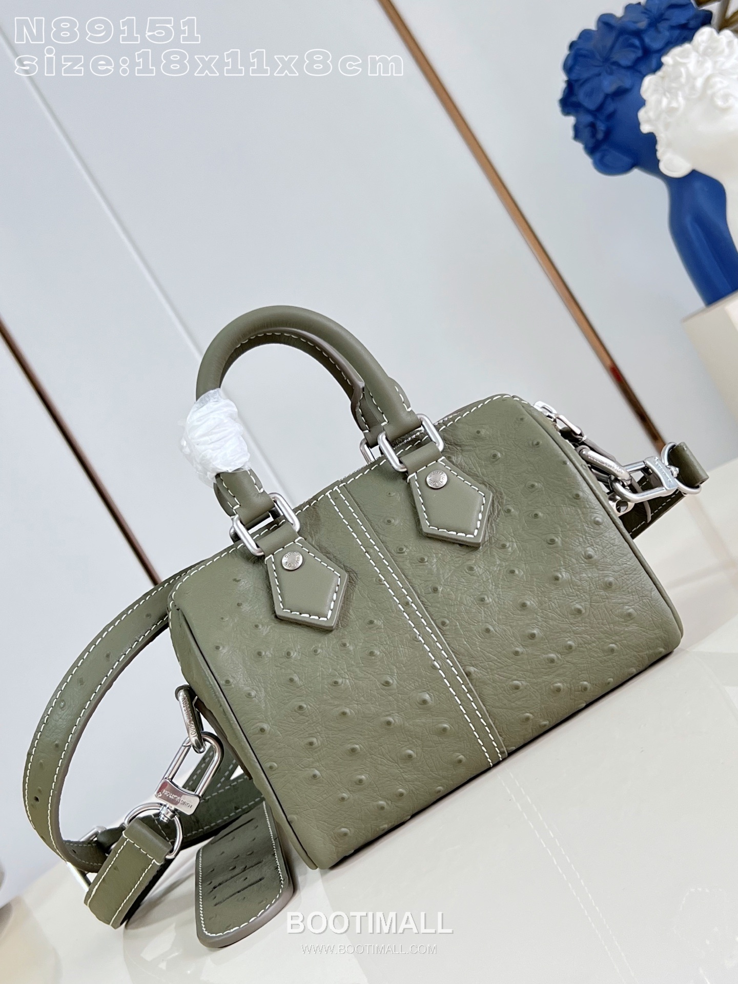 Louis Vuitton Speedy P9 Bandoulière 18 Ostrich Embossed Leather Boston Bag with Strap Detail 루이비통 스피디 P9 반둘리에 18 오스트리치 엠보 레더 보스턴백 스트랩 N89151 18cm 7