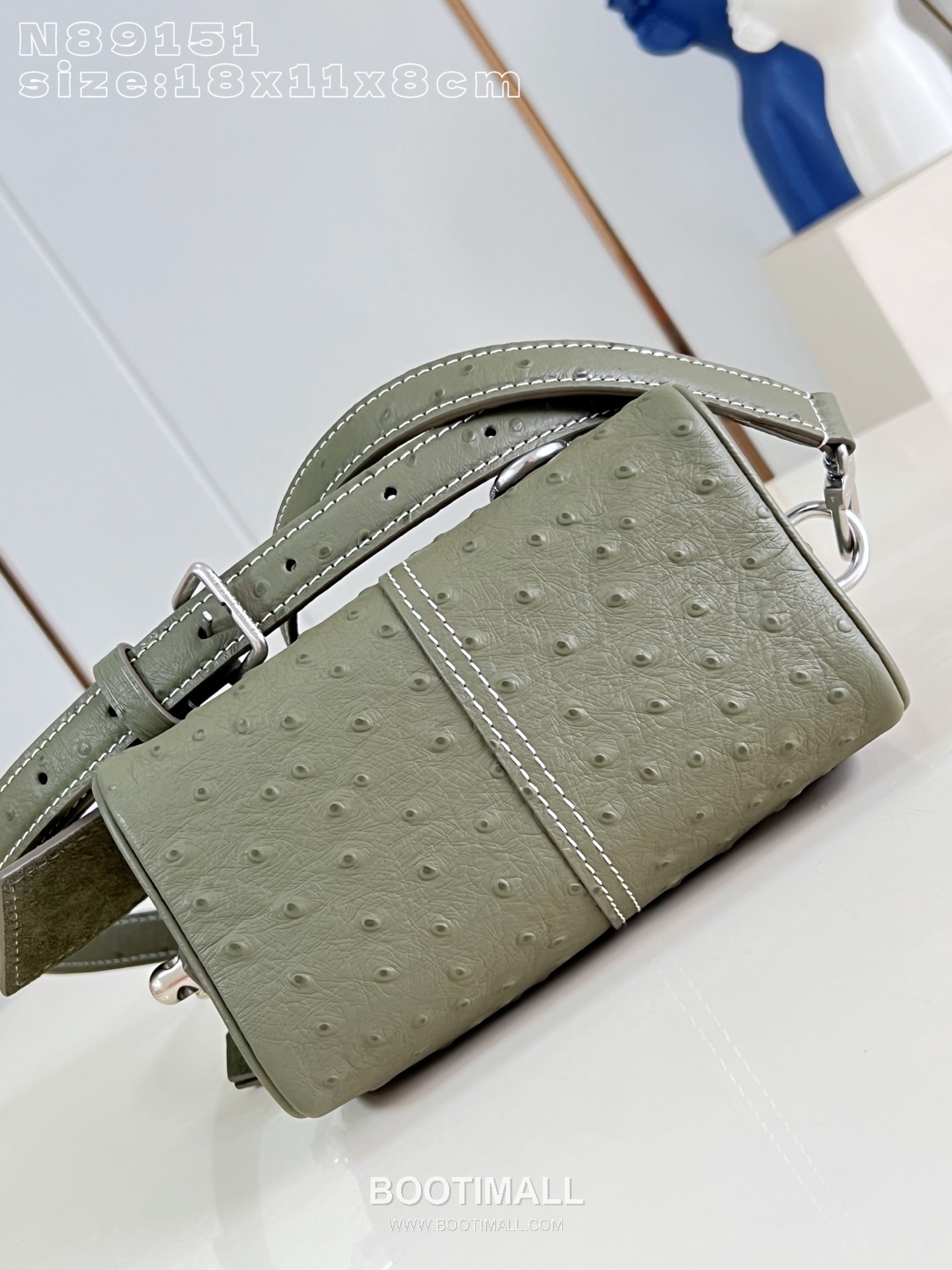 Louis Vuitton Speedy P9 Bandoulière 18 Ostrich Embossed Leather Boston Bag with Strap Detail 루이비통 스피디 P9 반둘리에 18 오스트리치 엠보 레더 보스턴백 스트랩 N89151 18cm 9