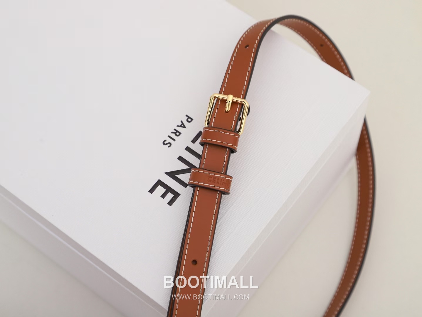 Celine Teen Besace Triomphe Monogram Canvas Cowhide Crossbody Bag with Metal Logo Detail 셀린느 틴 베사체 트리옹프 모노그램 캔버스 카우하이드 크로스백 메탈로고 110962 18.5cm 17