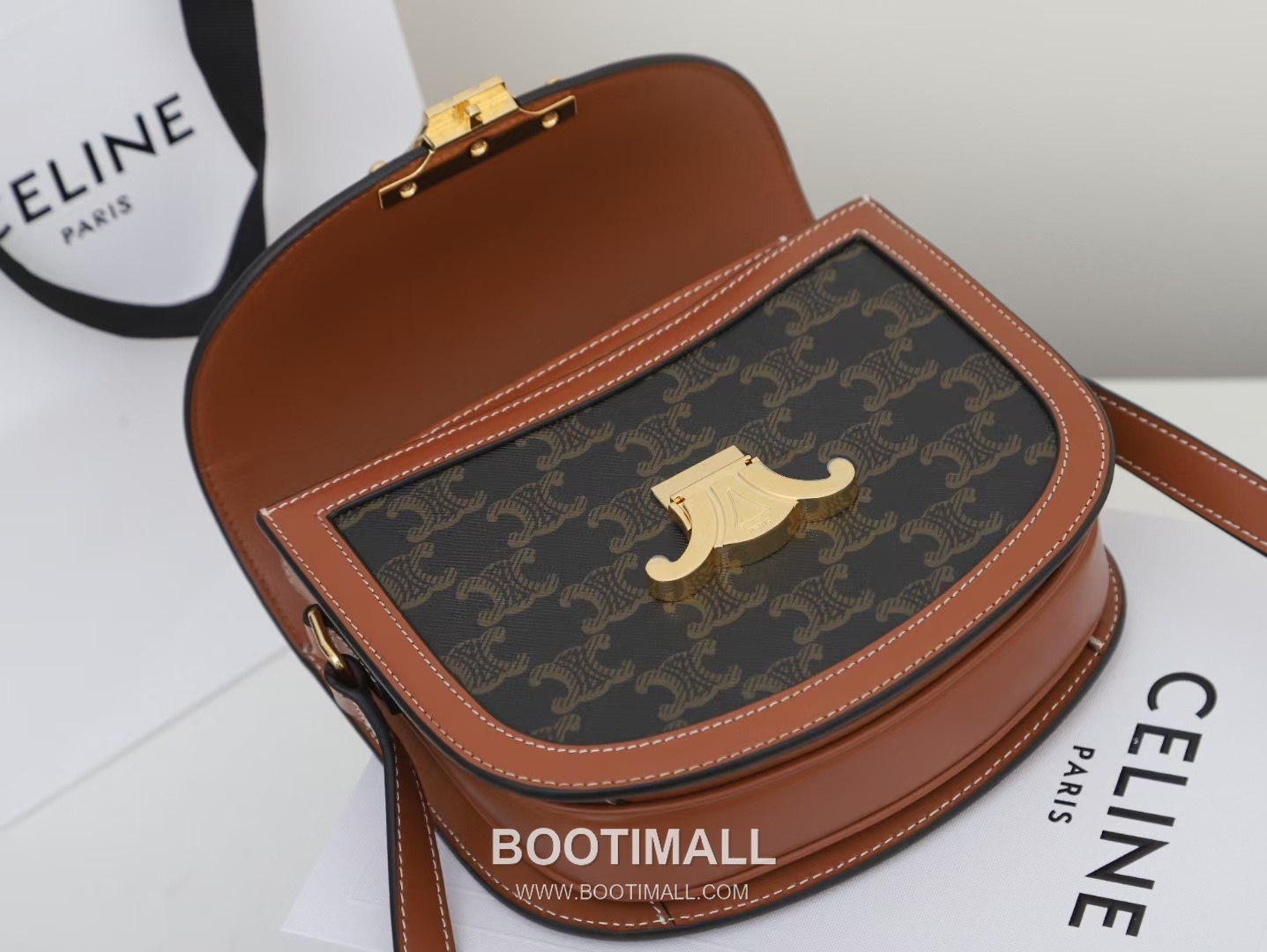 Celine Teen Besace Triomphe Monogram Canvas Cowhide Crossbody Bag with Metal Logo Detail 셀린느 틴 베사체 트리옹프 모노그램 캔버스 카우하이드 크로스백 메탈로고 110962 18.5cm 18