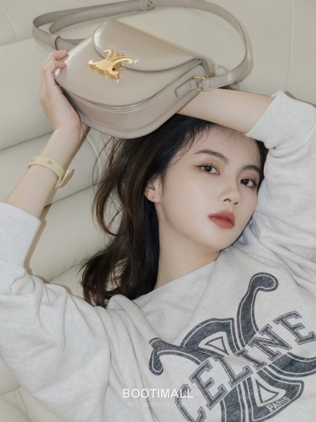 Celine Teen Besace Triomphe Cowhide Leather Crossbody Bag with Metal Logo Detail 셀린느 틴 베사체 트리옹프 카우하이드 크로스백 메탈로고 110962 18.5cm 8