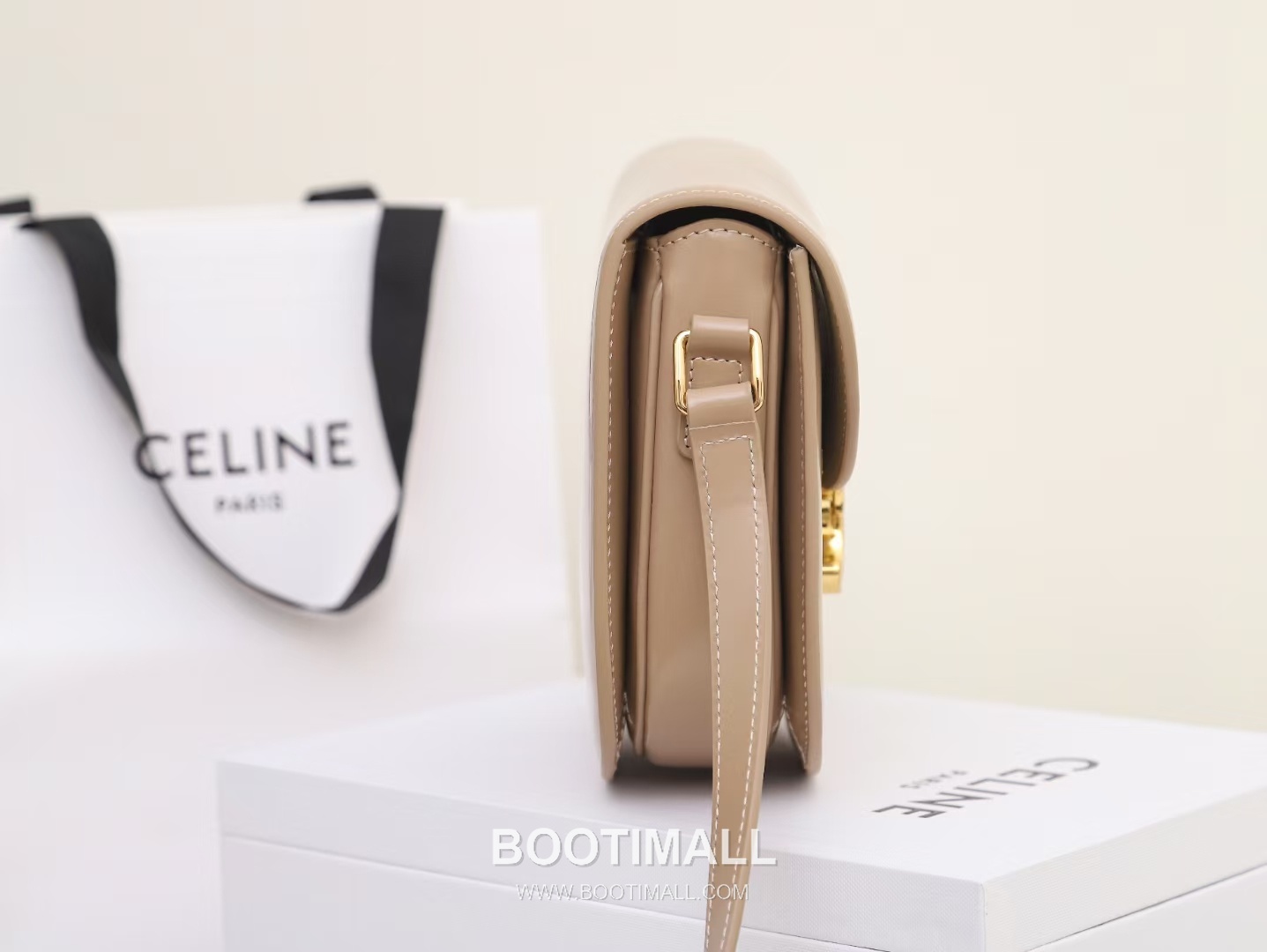 Celine Teen Besace Triomphe Cowhide Leather Crossbody Bag with Metal Logo Detail 셀린느 틴 베사체 트리옹프 카우하이드 크로스백 메탈로고 110962 18.5cm 12