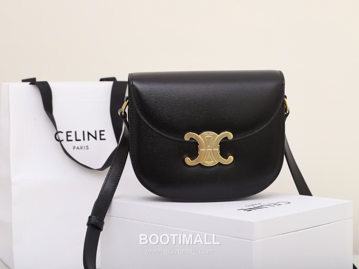 Celine Teen Besace Triomphe Cowhide Leather Crossbody Bag with Metal Logo Detail 셀린느 틴 베사체 트리옹프 카우하이드 크로스백 메탈로고 110962 18.5cm 1