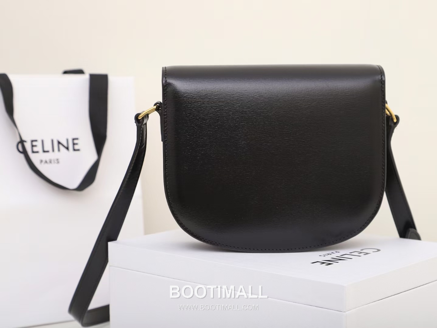 Celine Teen Besace Triomphe Cowhide Leather Crossbody Bag with Metal Logo Detail 셀린느 틴 베사체 트리옹프 카우하이드 크로스백 메탈로고 110962 18.5cm 4