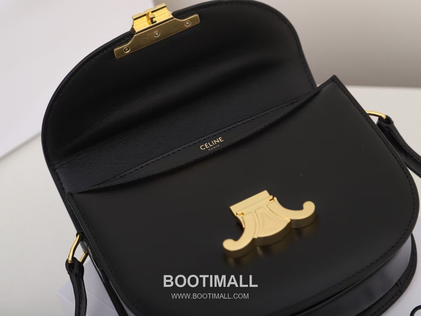 Celine Teen Besace Triomphe Cowhide Leather Crossbody Bag with Metal Logo Detail 셀린느 틴 베사체 트리옹프 카우하이드 크로스백 메탈로고 110962 18.5cm 8