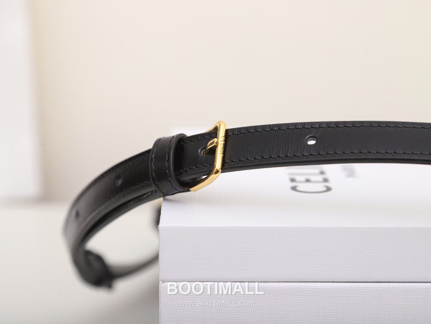 Celine Teen Besace Triomphe Cowhide Leather Crossbody Bag with Metal Logo Detail 셀린느 틴 베사체 트리옹프 카우하이드 크로스백 메탈로고 110962 18.5cm 9