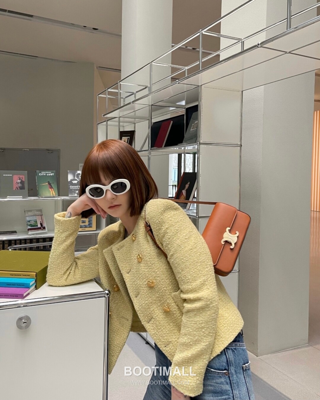 Celine Triomphe Cowhide Leather Shoulder Bag with Metal Logo Detail 셀린느 트리옹프 카우하이드 숄더백 메탈로고 194143 20cm 6