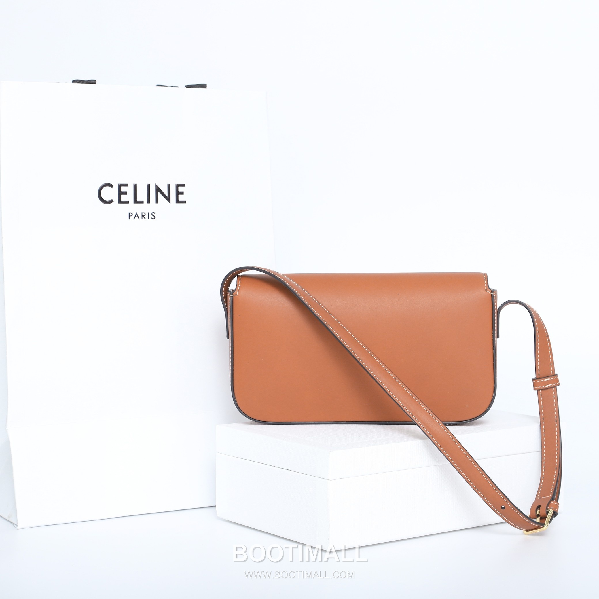 Celine Triomphe Cowhide Leather Shoulder Bag with Metal Logo Detail 셀린느 트리옹프 카우하이드 숄더백 메탈로고 194143 20cm 12